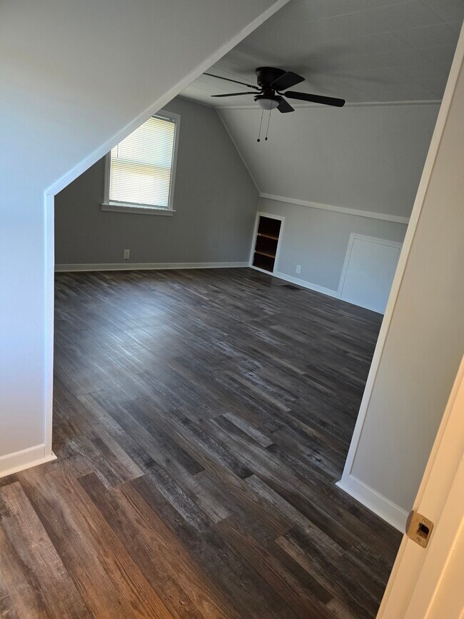 147 74th St House House Rental in Niagara Falls, NY