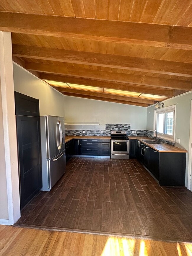 Photo - 3 BEDROOM 1.5 BATHROOM SINGLE FAMILY HOME