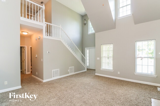 Photo - 2630 Argo Dr SE