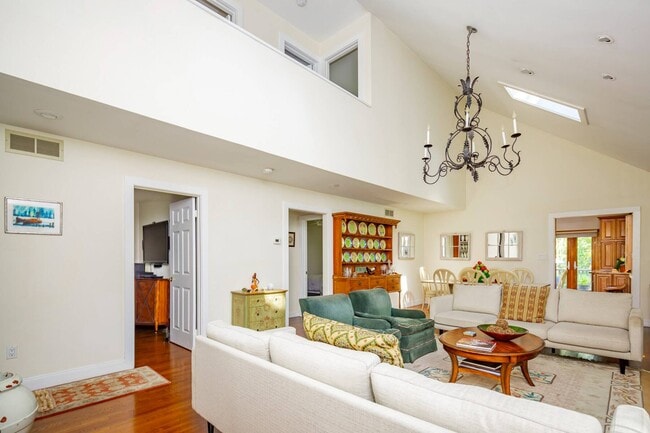 Photo - 49 Wooded Oak Ln