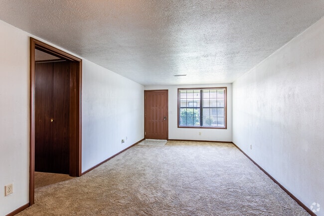 2BR, 1BA - 864 SF