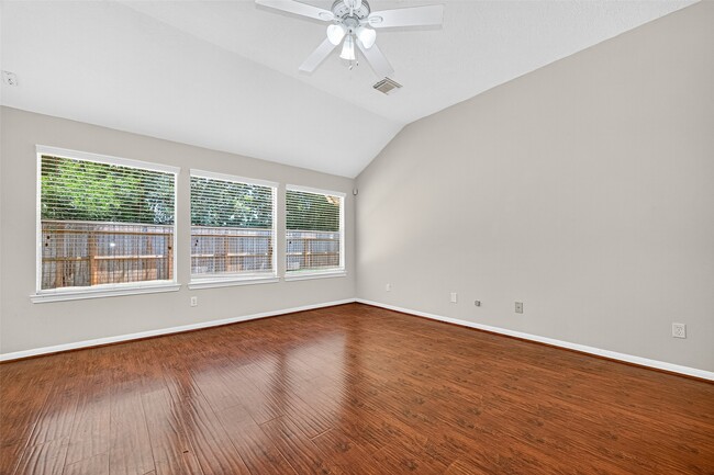 Photo - 815 Fairpark Ln