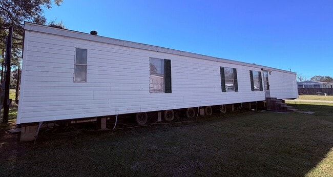 Building Photo - FOR RENT IN LAFAYETTE: 3-bedroom, 2-bathroom Mobile Home!