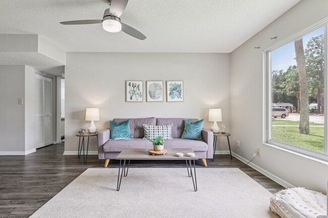 Photo - Lakeside Glen Apartments