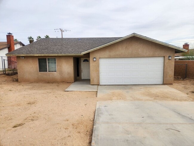 Building Photo - Nice 3 bedroom 2 bath
