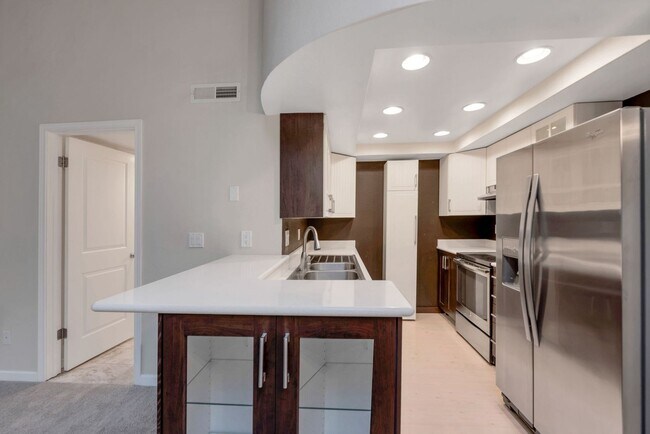 Photo - Great 1bed 1bath Location in Kirkland! Parking and W/S/G included in rent Unit 11