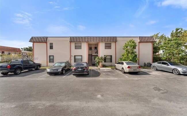 Building Photo - 20730 NE 8th Ct Unit 204-16