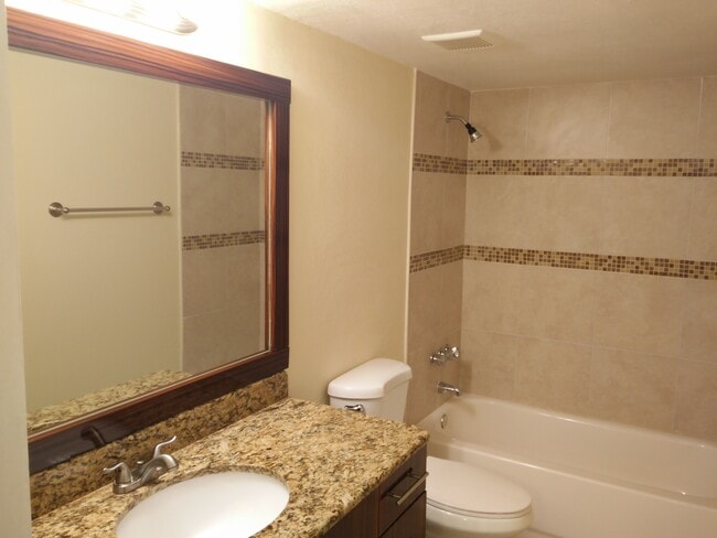 Photo - 3285 Foxcroft Rd Unidad E 107