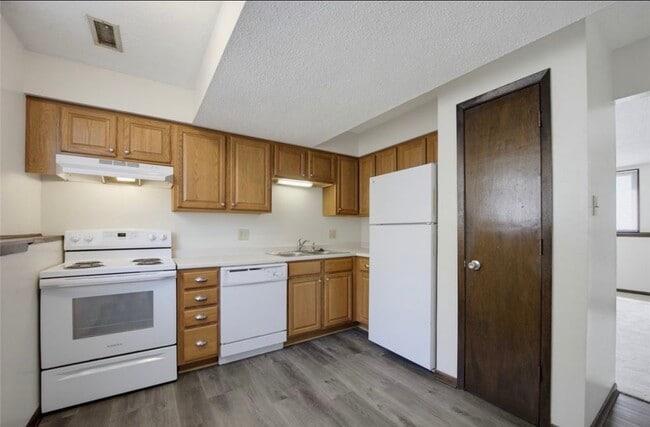 1003 Lyndale Dr