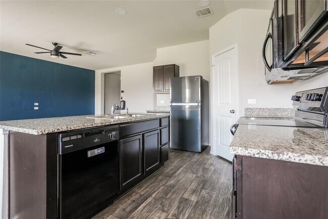 Photo - 5805 Brampton Ln