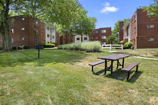 Bren Mar Apartments