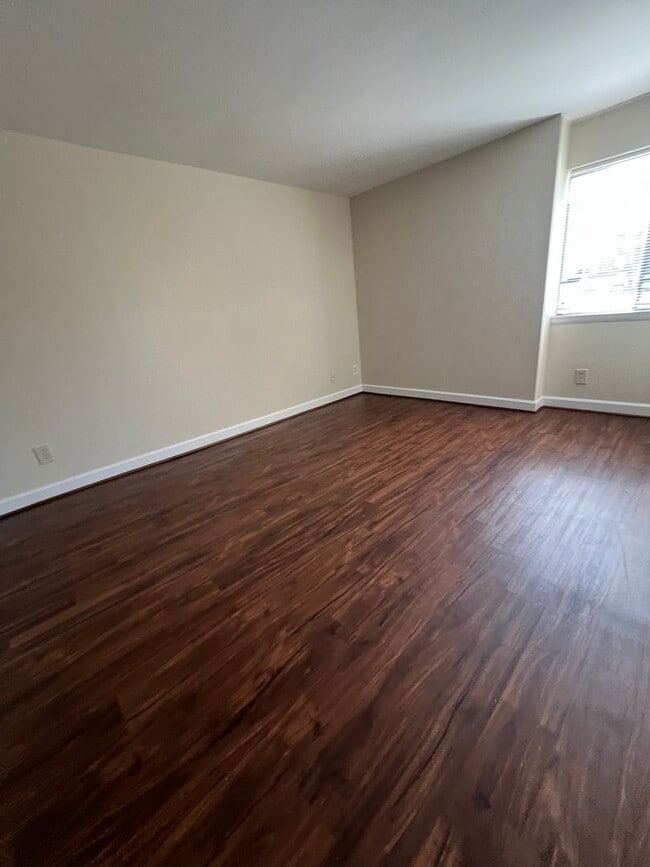 Photo - 2 BEDROOM 2 BATH CONDO WITH ALL UTILITIES ... Unidad 4