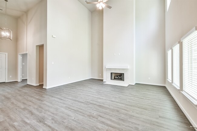 Photo - 118 Prairie Dawn Cir