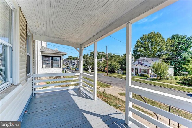 Photo - 208 Ardmore Ave House