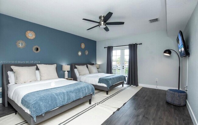 Photo - 801 NW 1st Ave