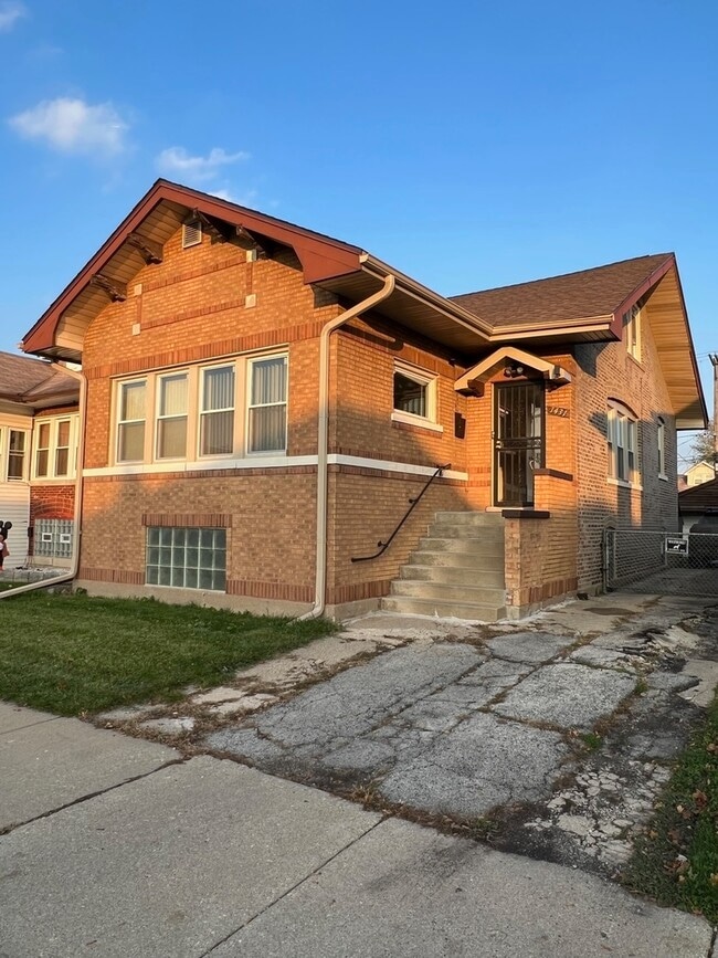 Photo - 1431 N Menard Ave House