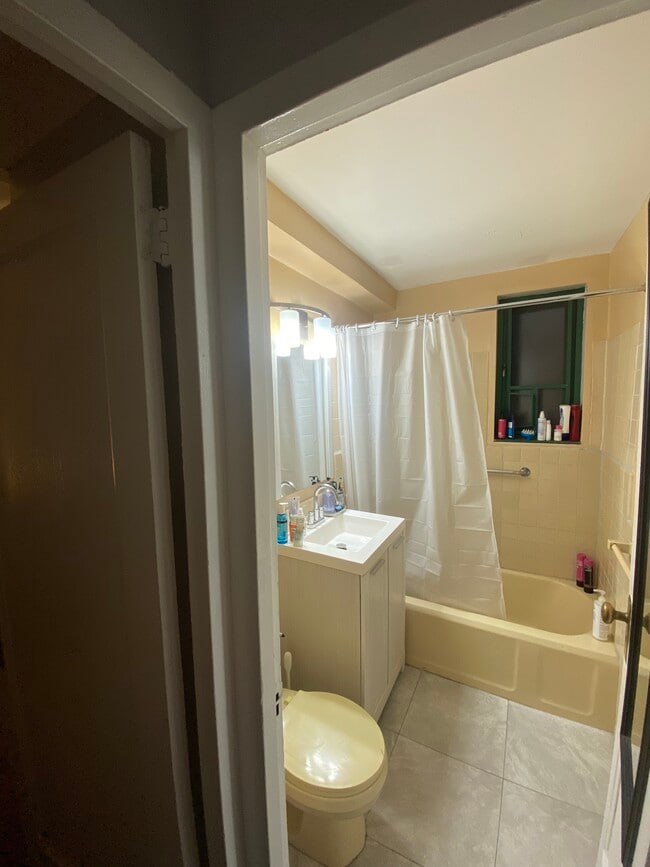 1550 Unionport Rd Unit 5B