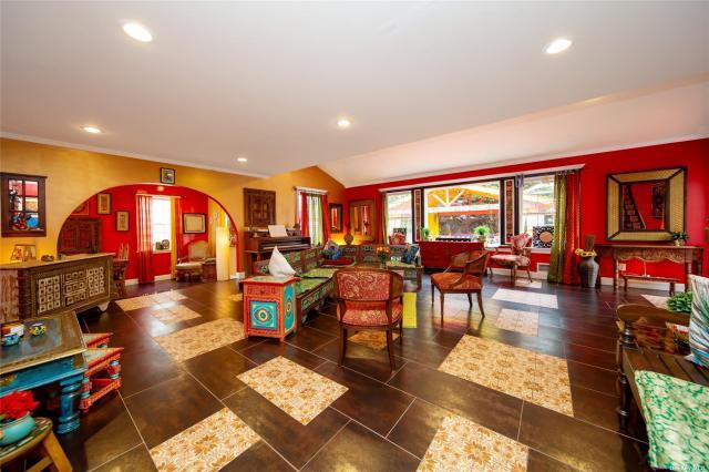 Photo - 6 bedroom in Plainview NY 11803