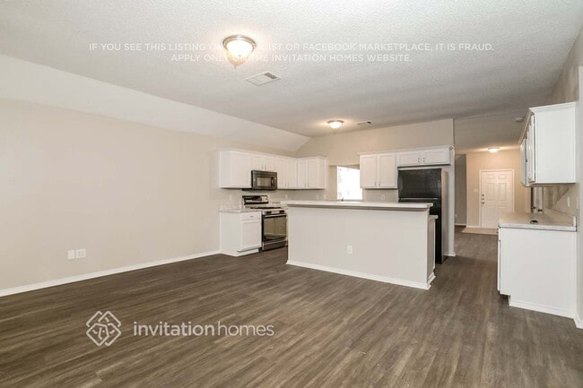 Photo - 9999 Buckingham Ln