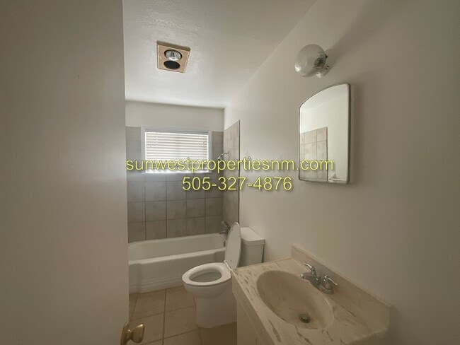 Photo - 3011 E Edgecliff Dr