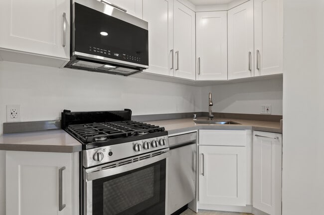 Photo - 36 Westminster Ave Unit D