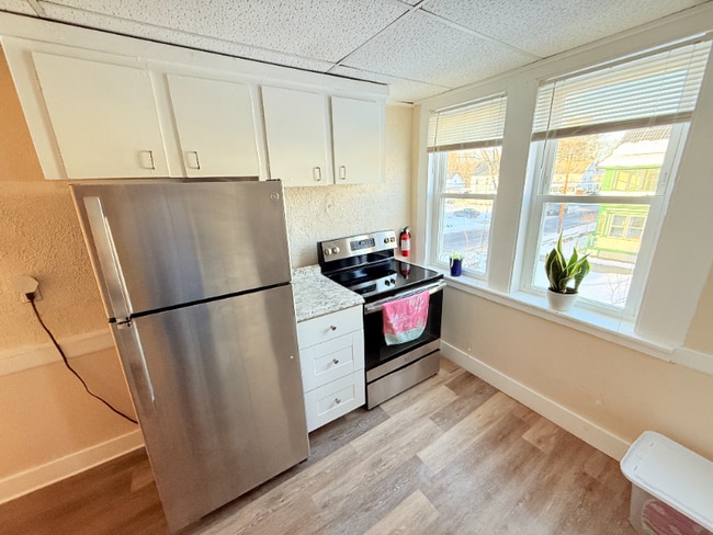 Photo - 17-17 Maple St Unit 15 Maple St