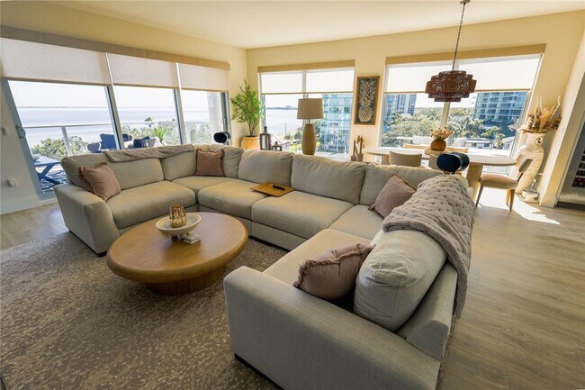 2910 W Barcelona St Unit 604
