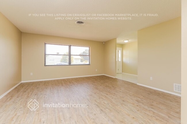 Photo - 10948 Tangora St