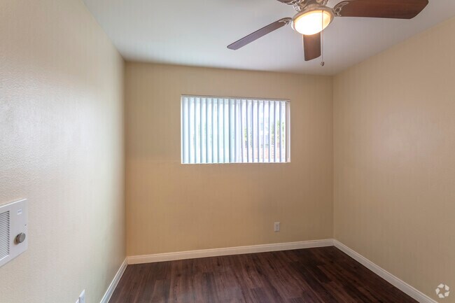 2 BR, 1 BA - 680 SF - Meadowlark Apartments