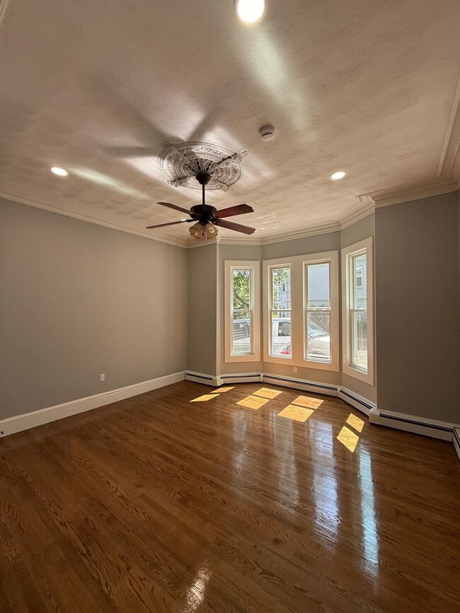 Building Photo - 58 Vinal Ave Unit 1