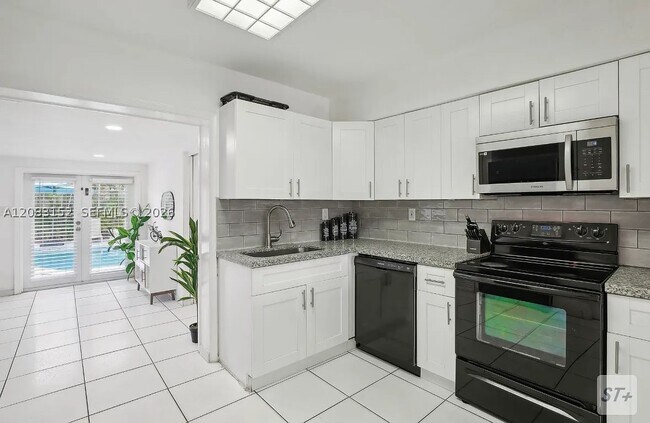 Photo - 6445 SW 22nd St