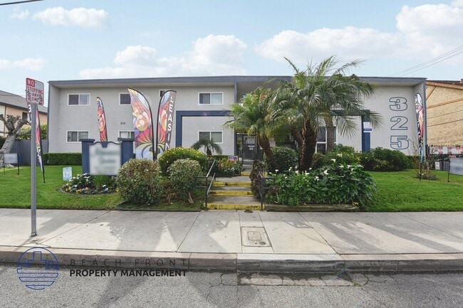 Photo - 325 S. Almansor