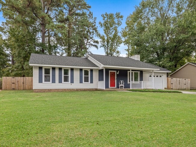 Photo - Charming 3 Bedroom Home!