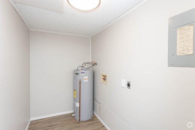 1BR, 1BA - 576SF