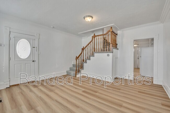 Photo - 741 E Center St