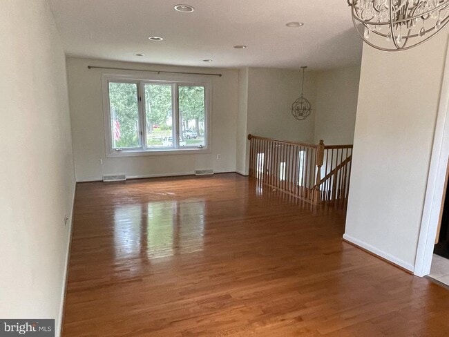 Photo - 271 Crandell Rd