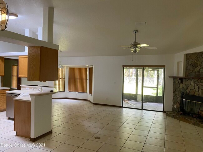 Photo - 3259 Foresman Ave SE