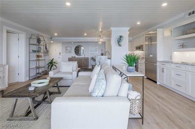 Photo - 250 Park Shore Dr Unidad 302