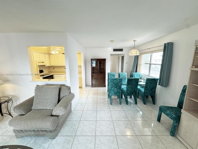 Photo - 379 Saxony Ln Unit 379