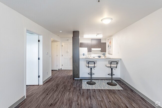 1BR, 1BA - 576SF - Living Room