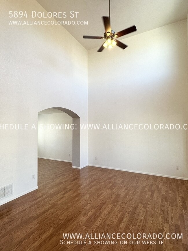 Photo - 5894 Dolores St