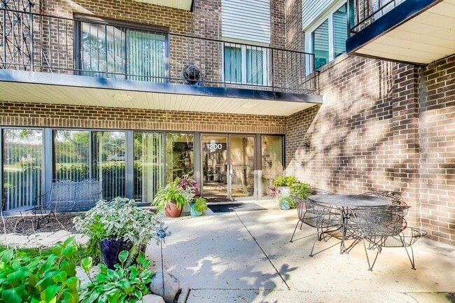 Photo - 1200 W Northwest Hwy Unit 308