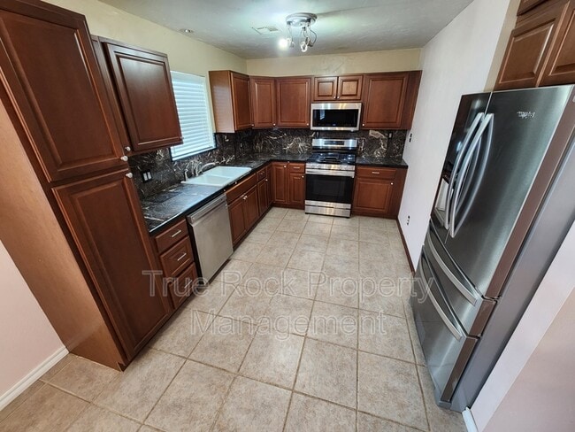 Photo - 729 E 22nd St