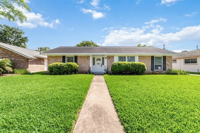 5731 Cheltenham Dr