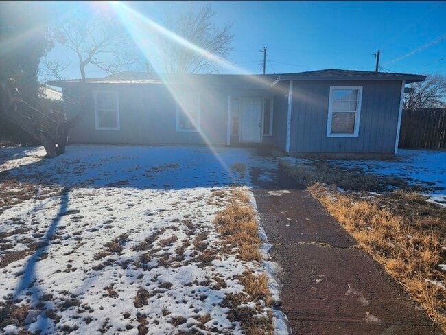 Building Photo - Move in ready!