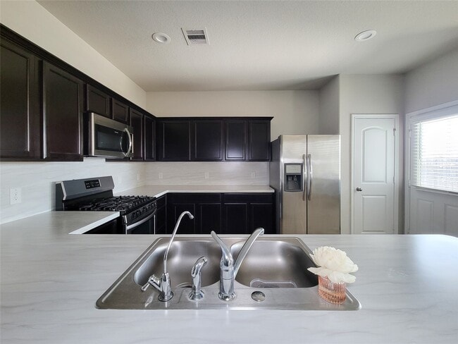 Photo - 21043 Iris Holly St