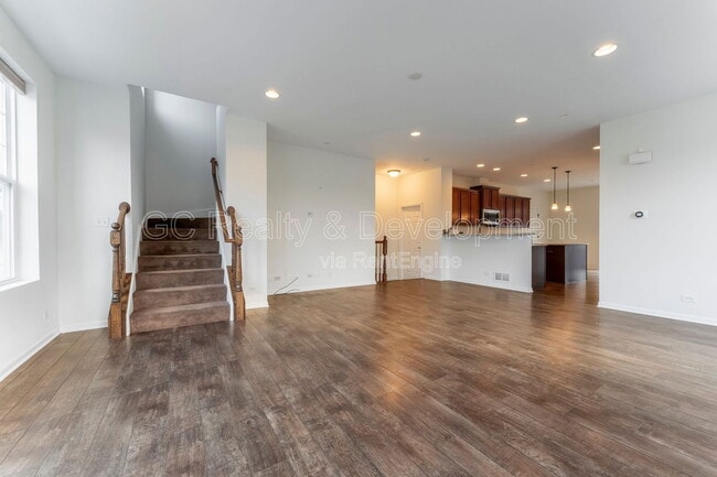 Photo - 112 Waterbury Cir