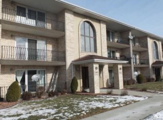 Building Photo - 6142 W 63rd St Rental