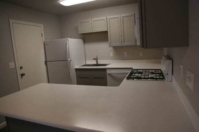 Kitchen - 2530 Jason Ct