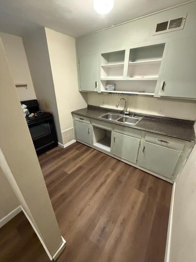 Building Photo - 1104/1106 Yuma Duplex Unit 1106